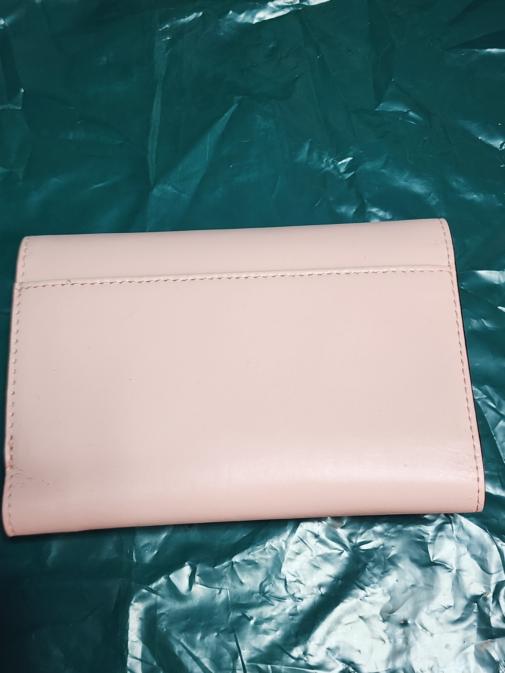 kate spade Light Pink Bow Continental Wallet NWT But Is Cracking - Picture 2 of 8